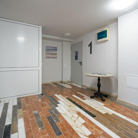 Wow Studios For Rent - Bul Montevideo 25A - B Sofia Exterior foto